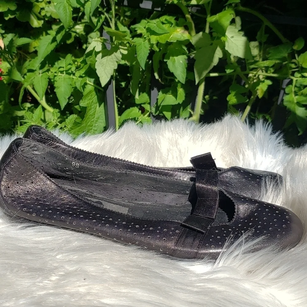 Vaneli Black Perforated Loafers satin bow 9S - Picture 2 of 9